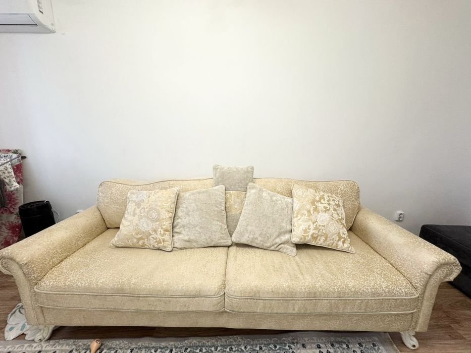 Продам диван для гостиной
