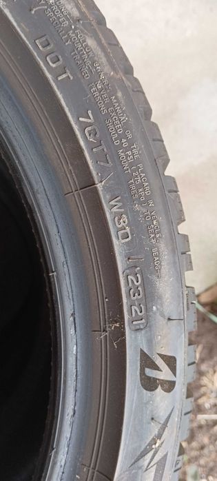 225/40/18 зимни гуми Bridgestone