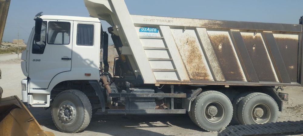 Sinotruk ZZ3251N3641A