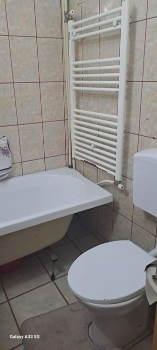 Închiriez apartament cu doua camere