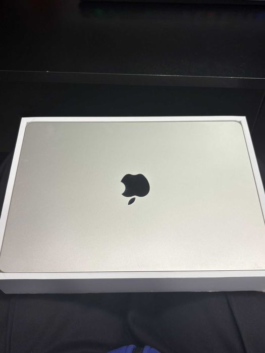 HOPE AMANET P2 -MacBook Air 13 / A 3113 / M3 / 16 GB / 512GB SSD