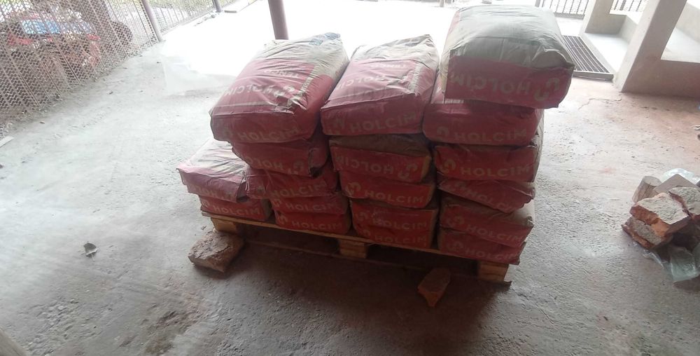 24 saci Tencu si 4 Ciment Holcim EcoPlanet Plus de 20kg