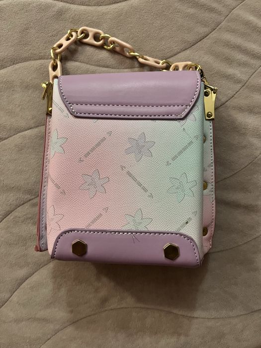 Дамска къса или дълга чанта