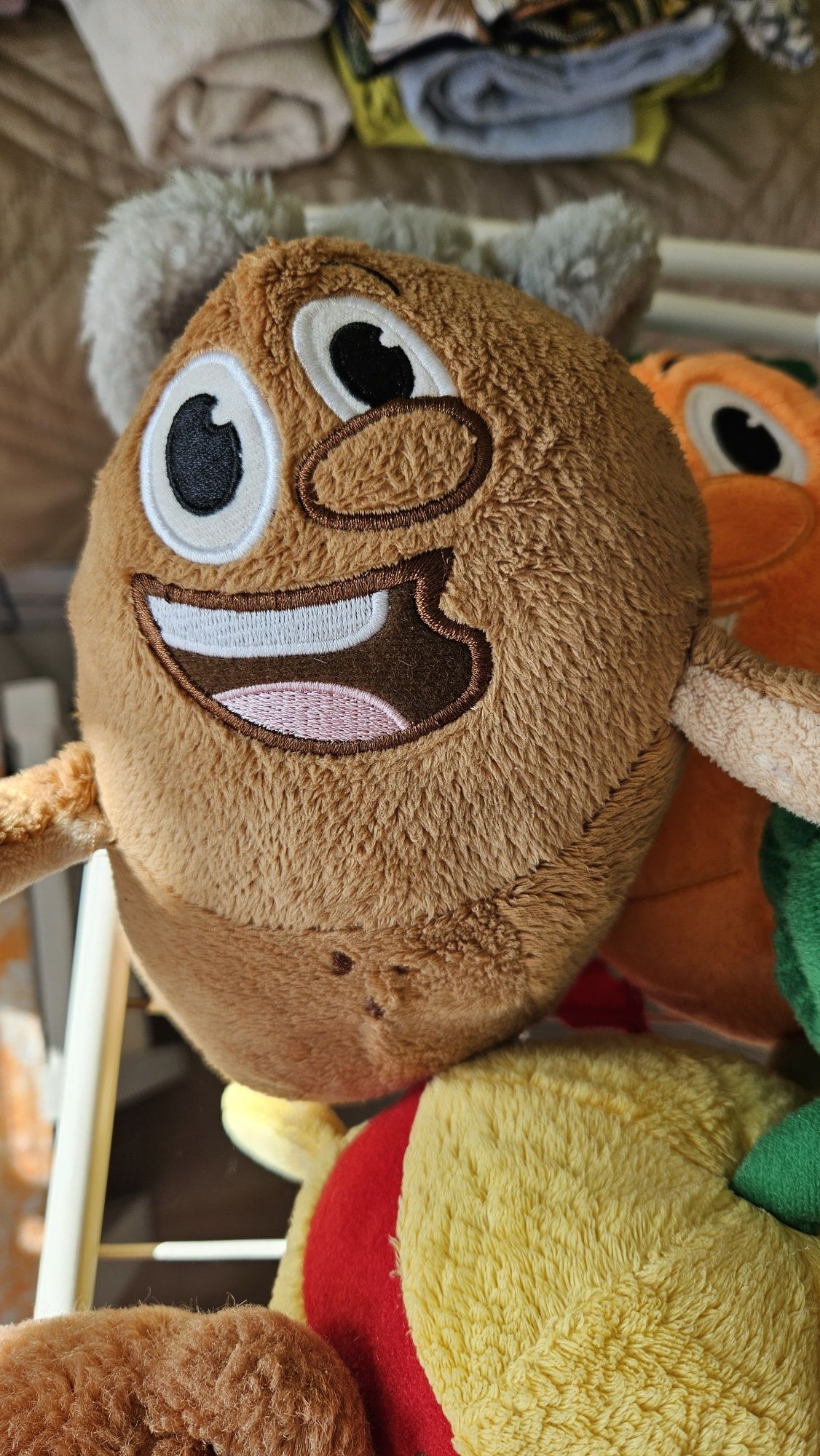 Плюшени играчки всякакви