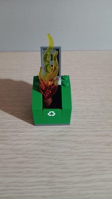 Lego City 60000 Пожарникарски мотоциклет.