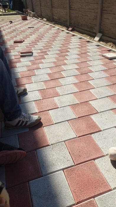 Fabricam pavaje si pavele model solzi antiderapant pentru gradina tera