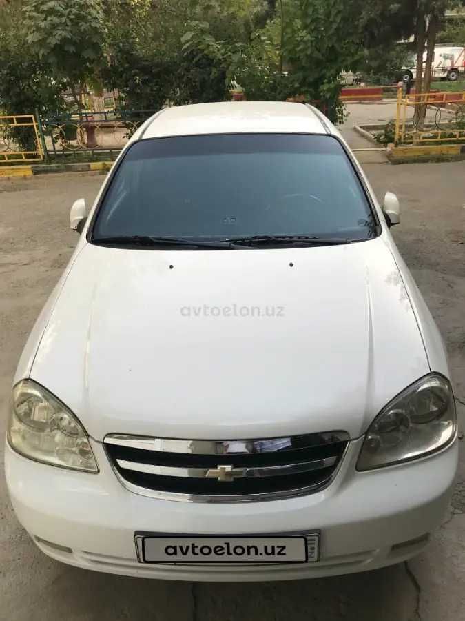 Продаю свой chevrolet lacetti 1.8 2012 года