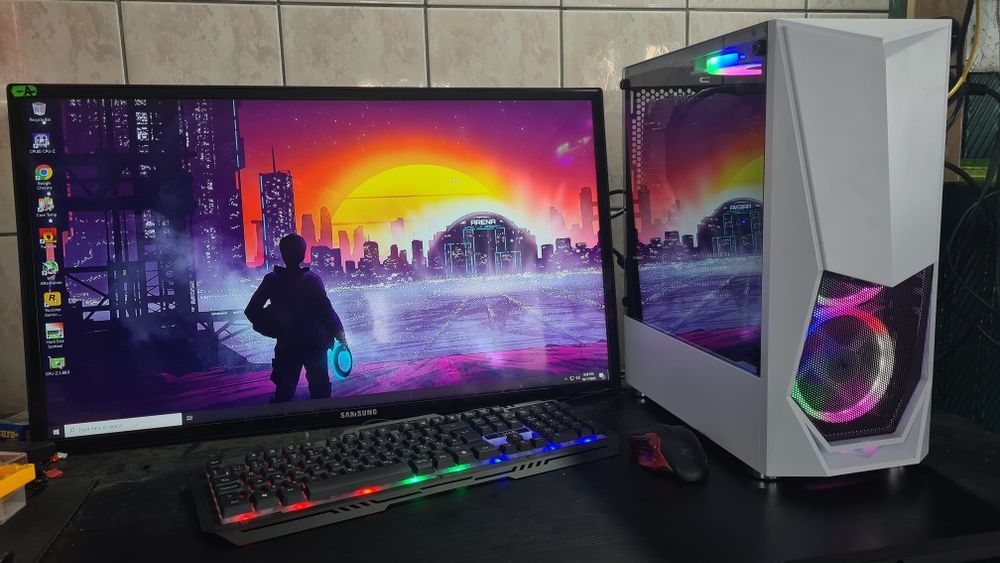 Unitate PC Gaming i7 4790K video 8GB RX 470 16GB RAM SSD