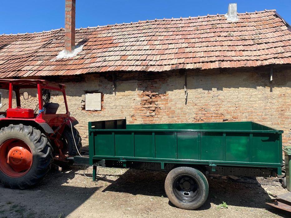 Vând remorca pentru tractor