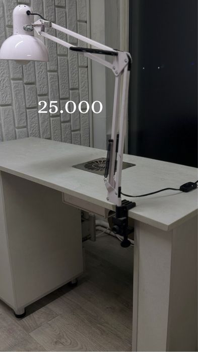 Продам мебель для салона!кресло для педикюра,стол для маникюра,кушетка