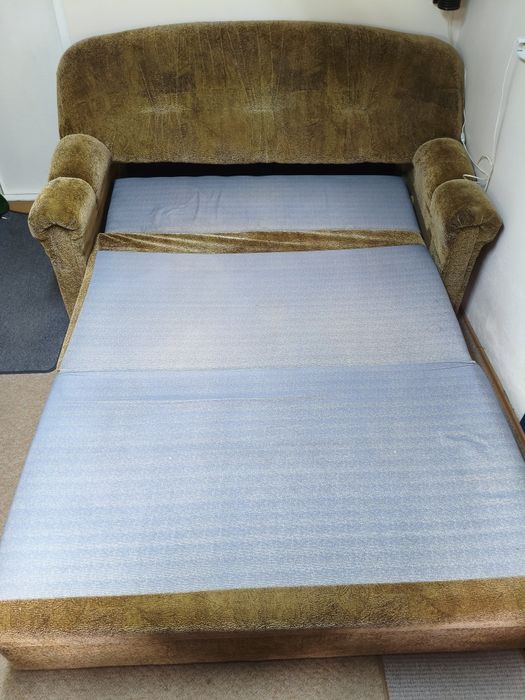 Vând canapea extensibilă