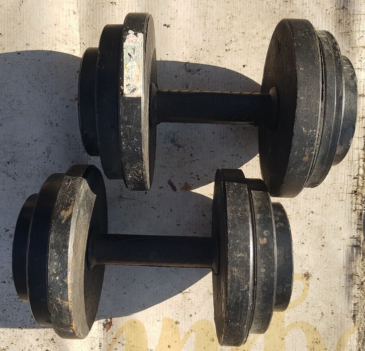 Продаются гантели