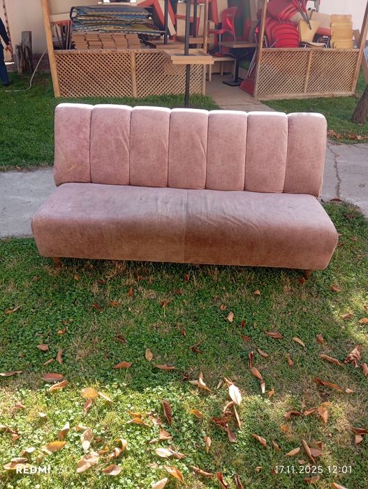 Диваны и мрамор стол