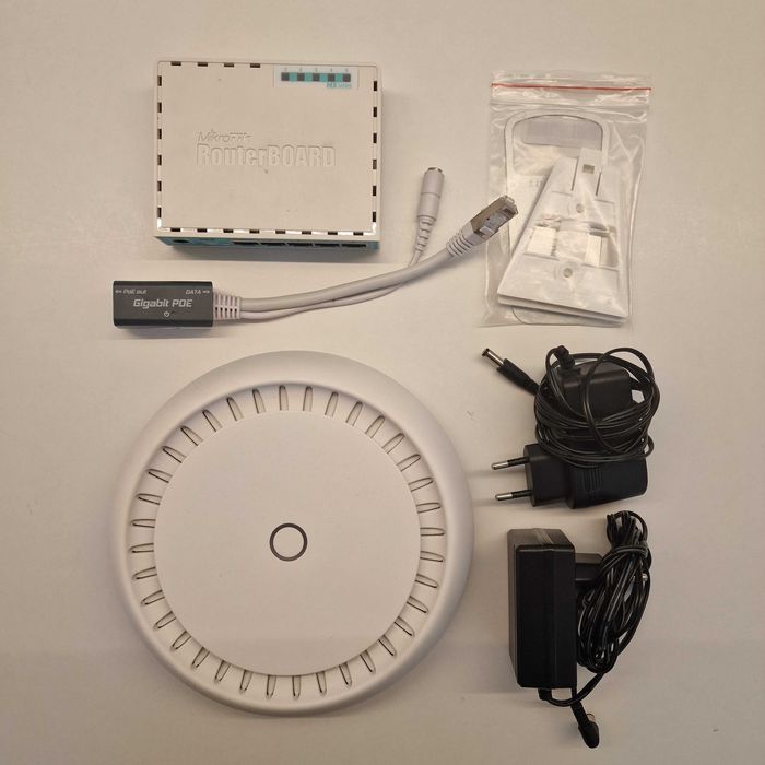 Sistem wireless mesh MikroTik cAPXLac + hEX