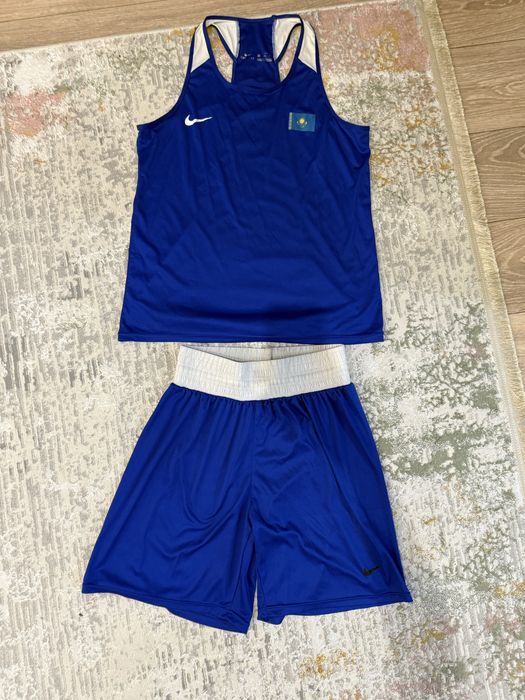 Боксерская форма nike на рост 170-180 см
