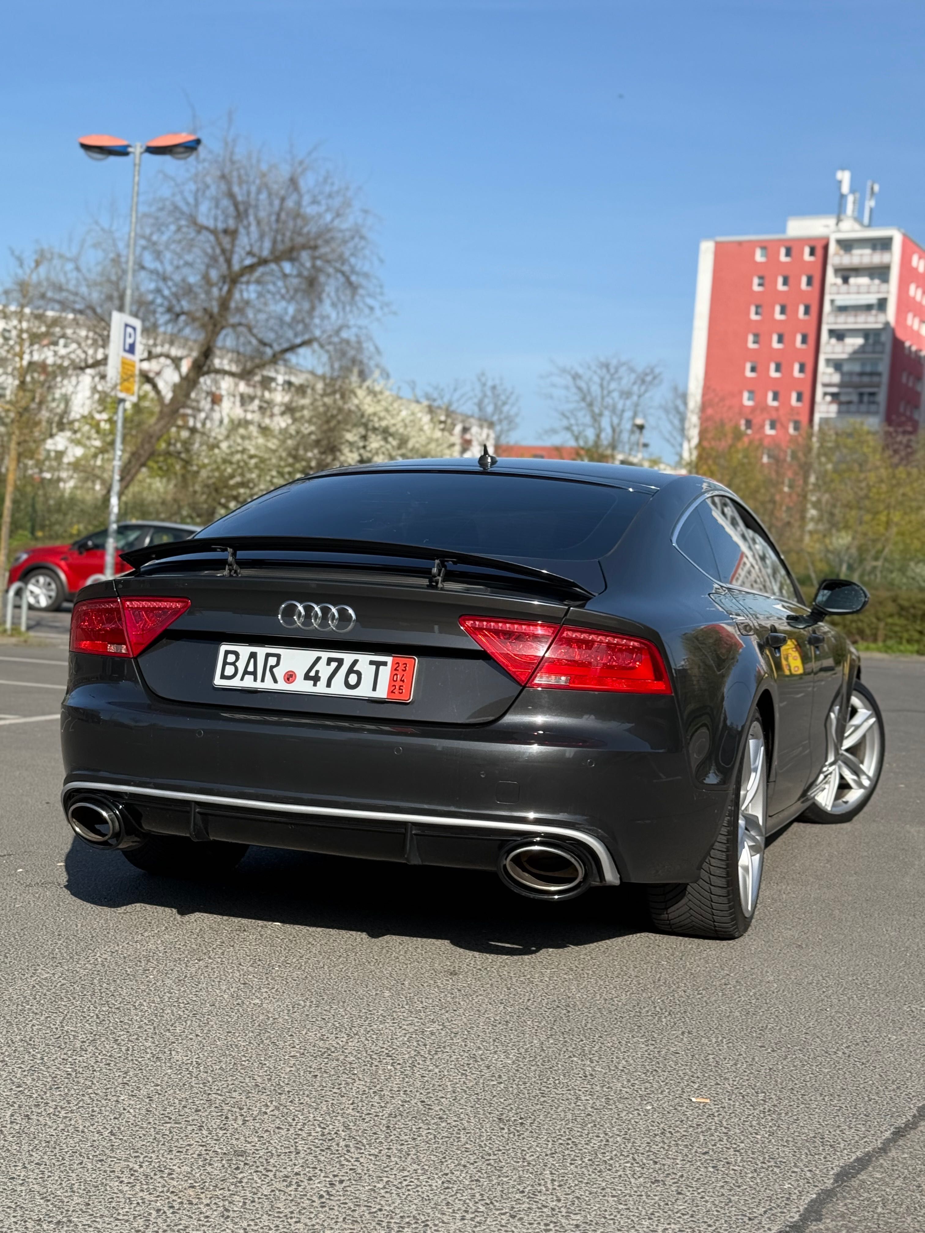 Audi A7 (Kit Rs7) și subwoofer Dynamic