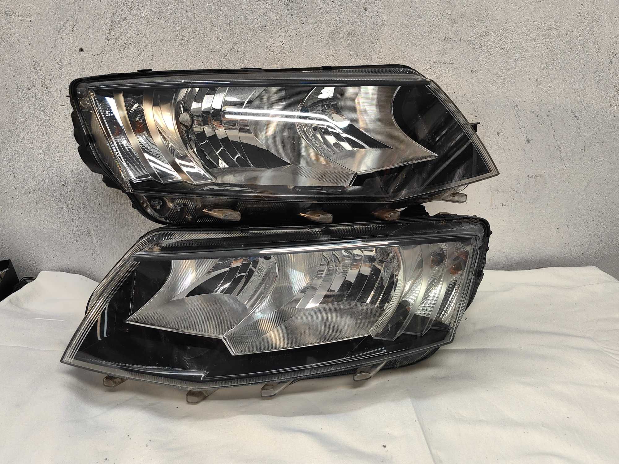 Оригинални фарове Шкода Октавия  Skoda Octavia
