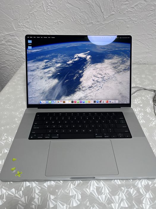 Apple MacBook Pro 16 / 16 Гб / SSD 1024 Гб /