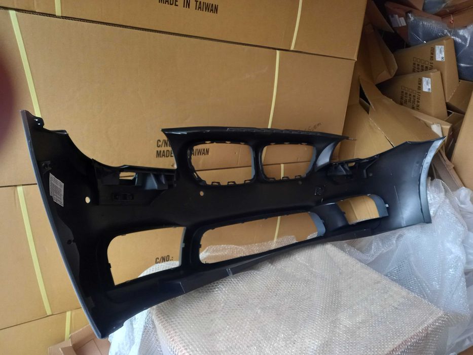 Bara fata BMW F10 10-06.13 M5 STYLE PDC