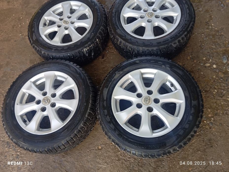 Бу шины для  таета 40