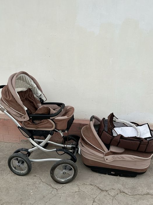 Продаю детскую коляску 2 в 1 в хорошем состоянии