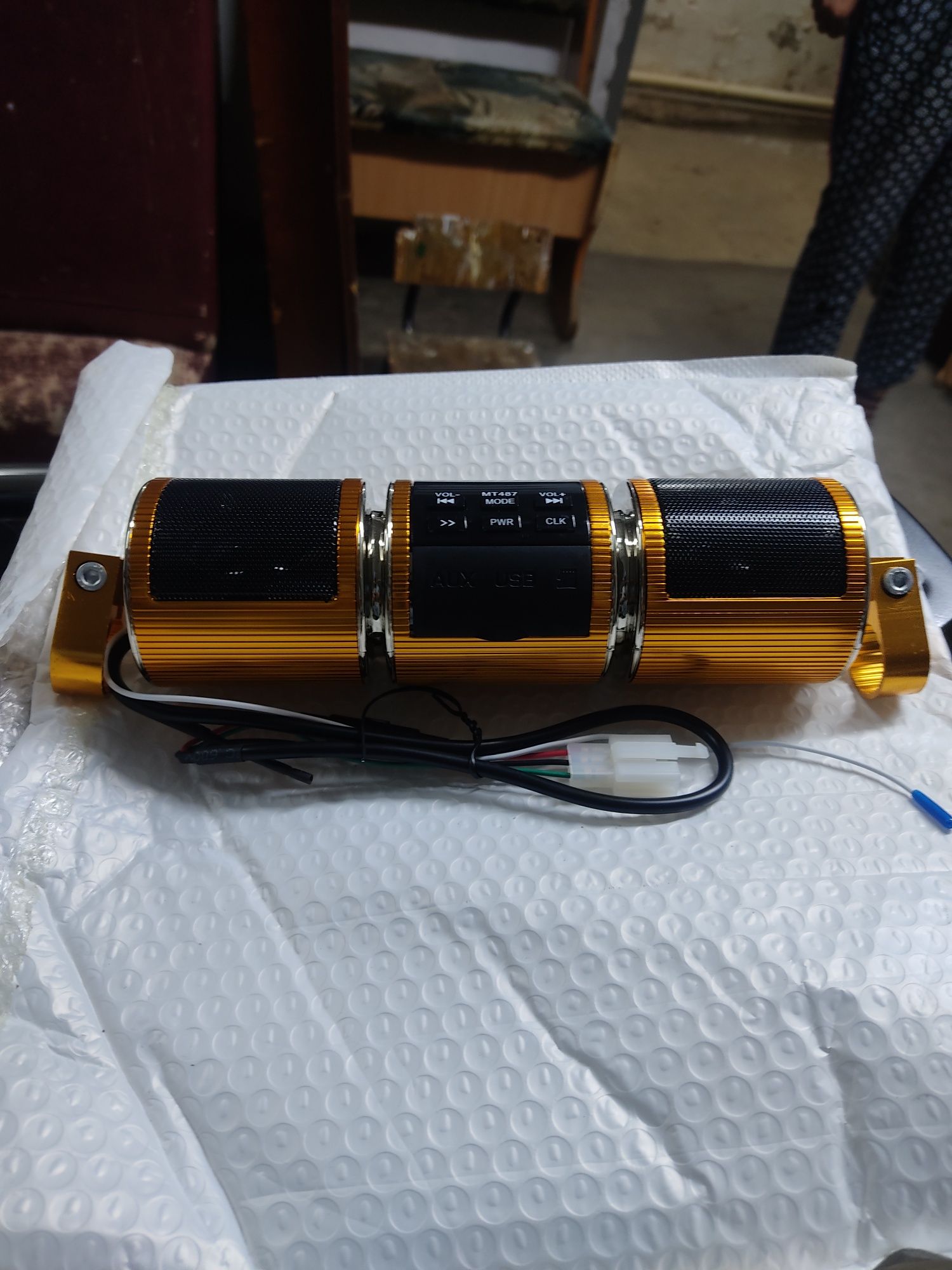 Продам музыкальную колонку 12 v