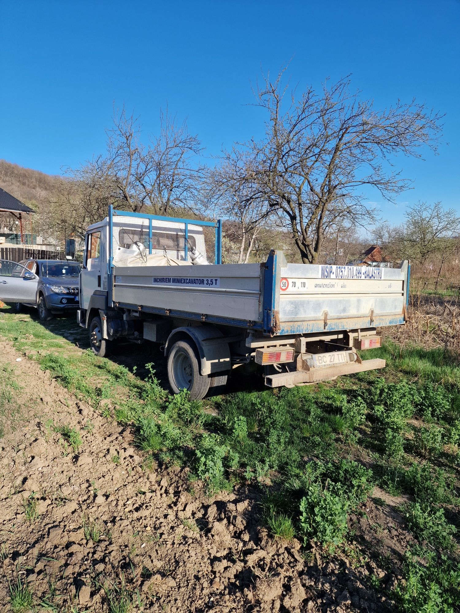 Nissan  Atleon  eco T100