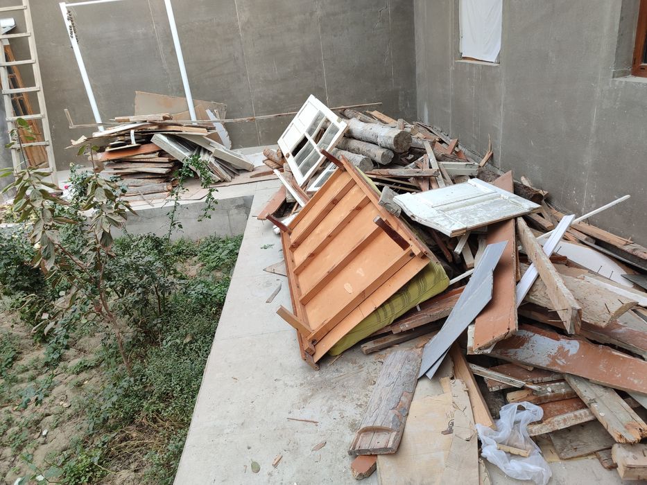 Черни потолок, болор, шкаф