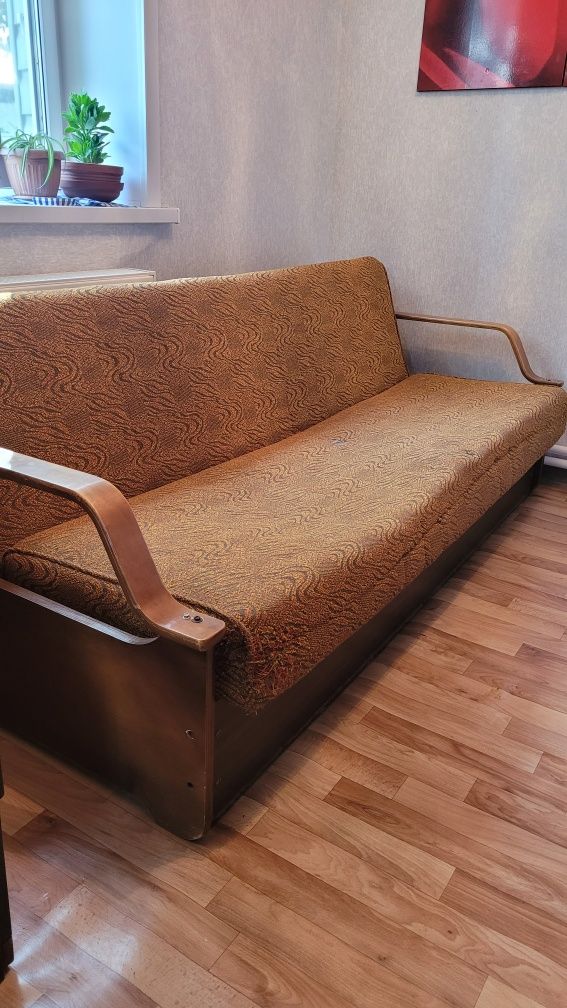 Продам советский диван