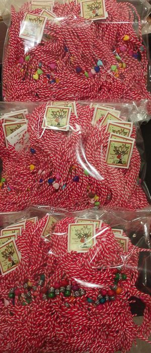 Евтини мартеници 20 стотинки за  10 броя в снопче.