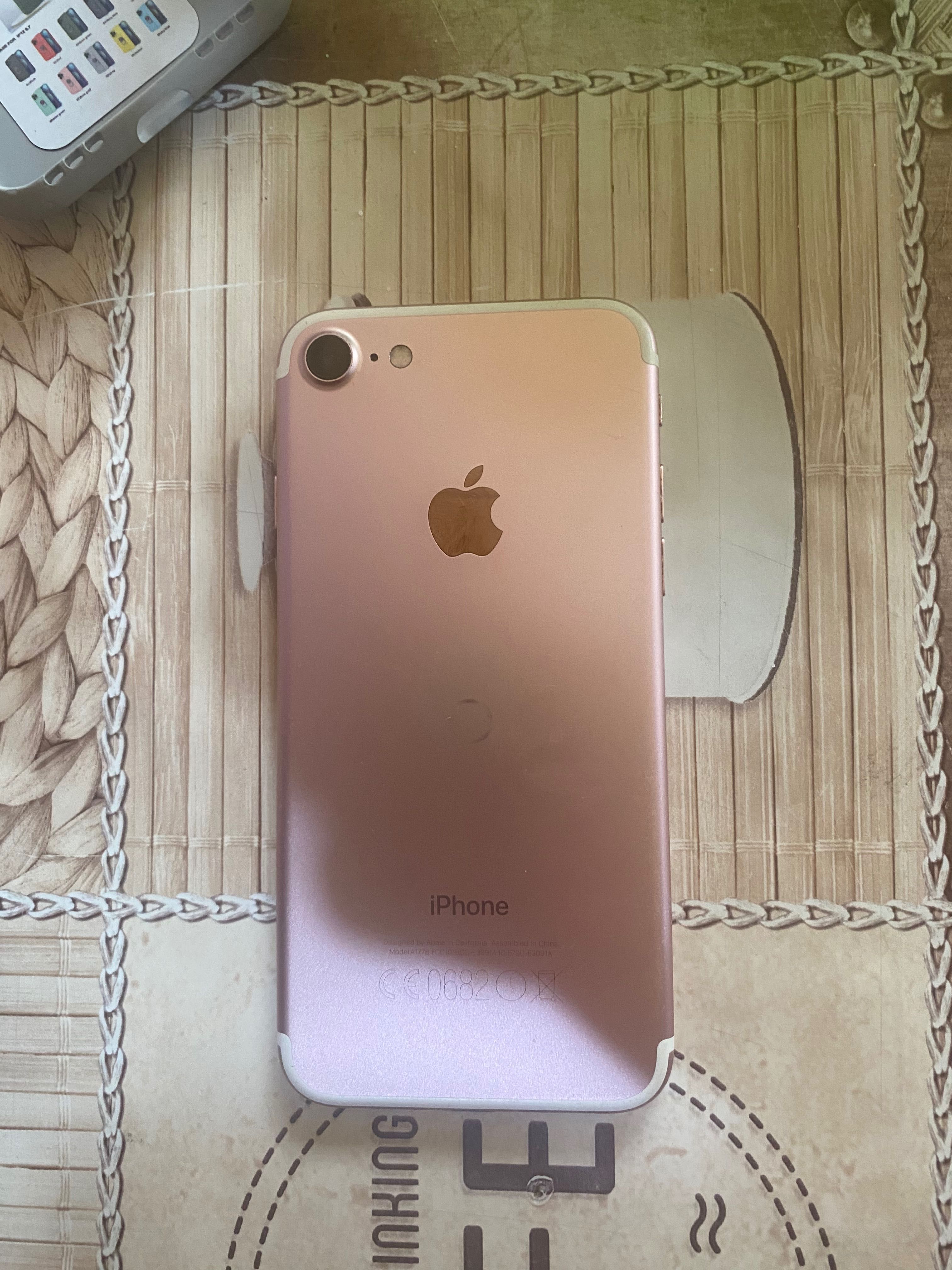 Iphone 7 Pink с кабел