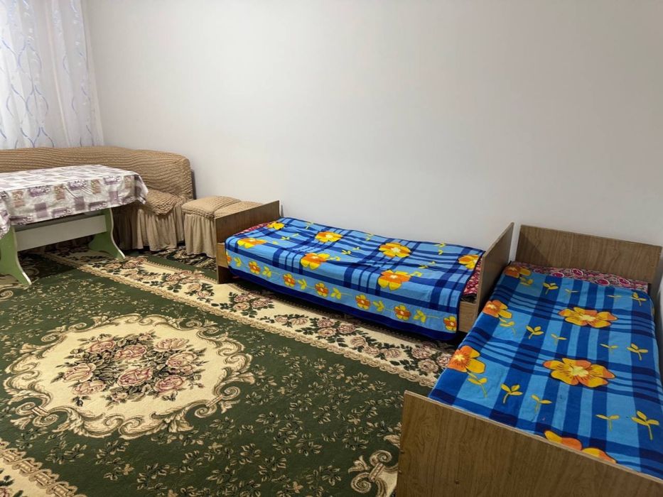 Kvartira Sotiladi 1 xonalik 2 xona qilingan 1-etaj Feruza -1 massivida