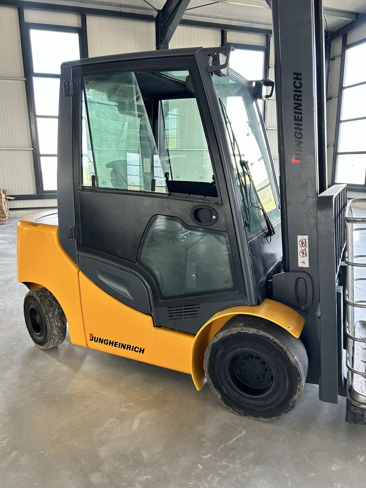 Motostivuitor,stivuitor 3tone ,diesel ,an2013