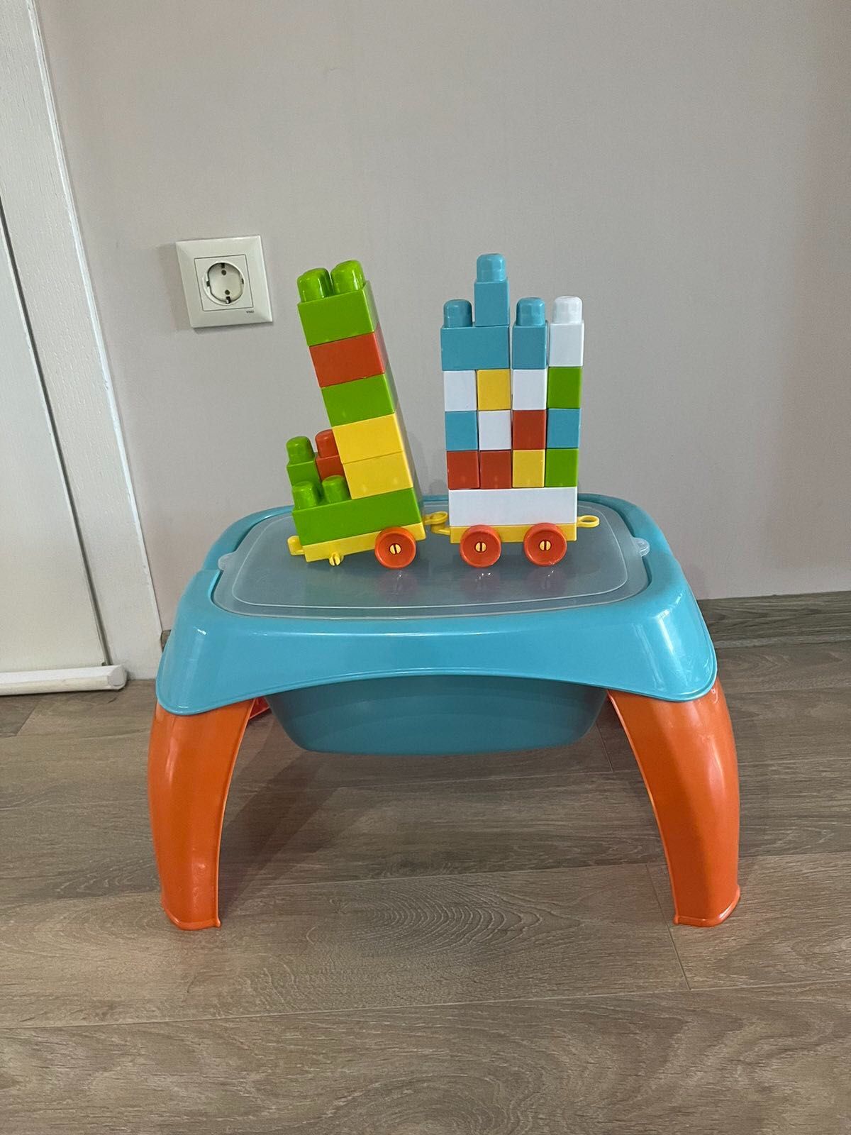 Детска играчка Конструктор с маса