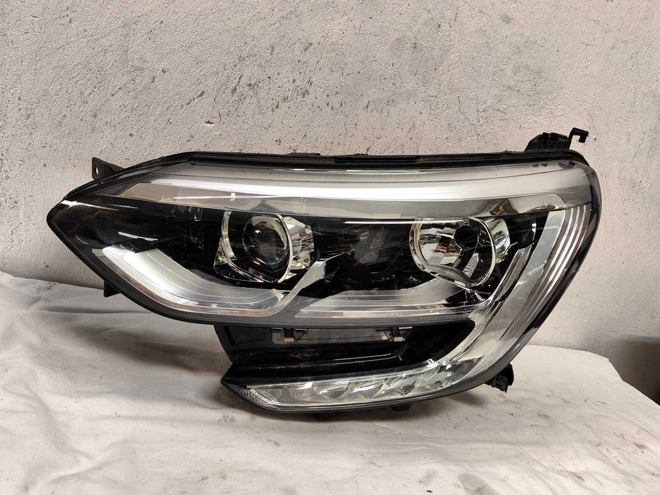 Оригинален фар Рено Меган  Renault Megane 4 Led