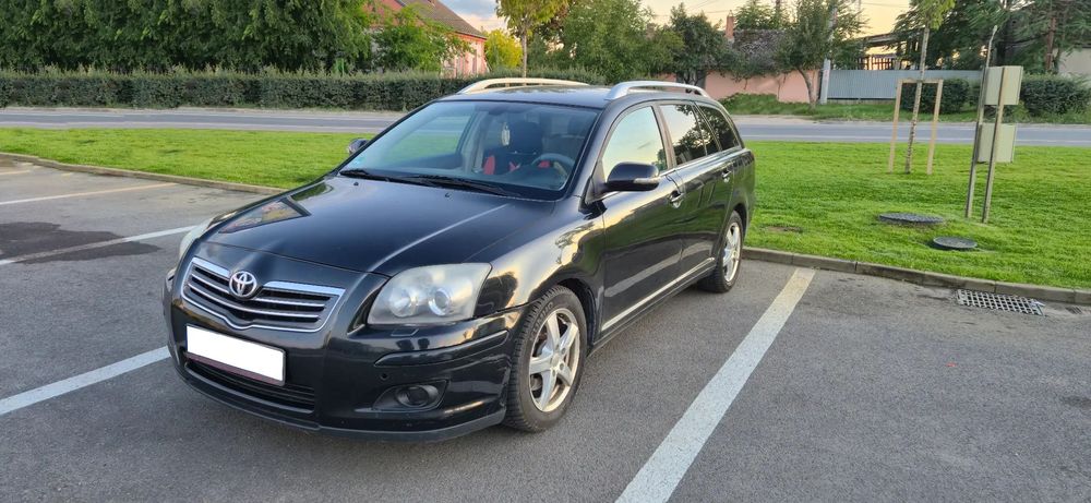 Toyota Avensis Toyota Avensis 2.2 D-4D 177 CP • Motor excelent • 2 seturi jante aliaj