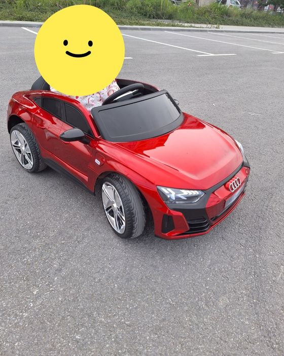 Акумулаторна кола Audi RS e-tron 717 червен