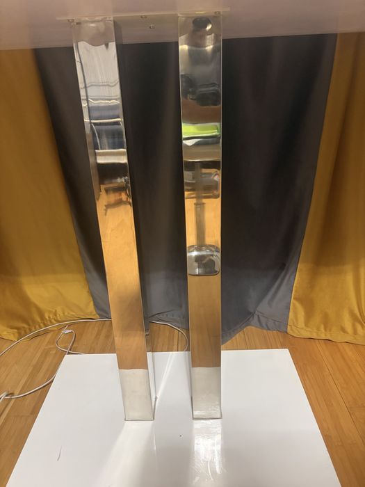 Masa moderna inalta-alb lucios,design minimalist