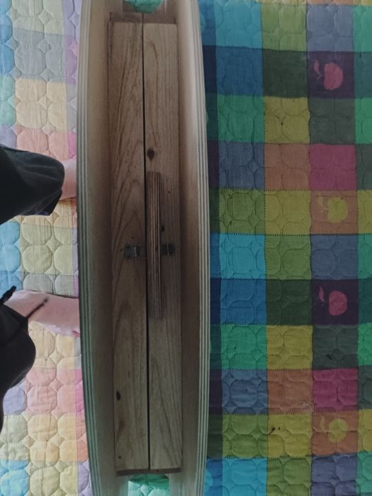 Продаю кустарный стол