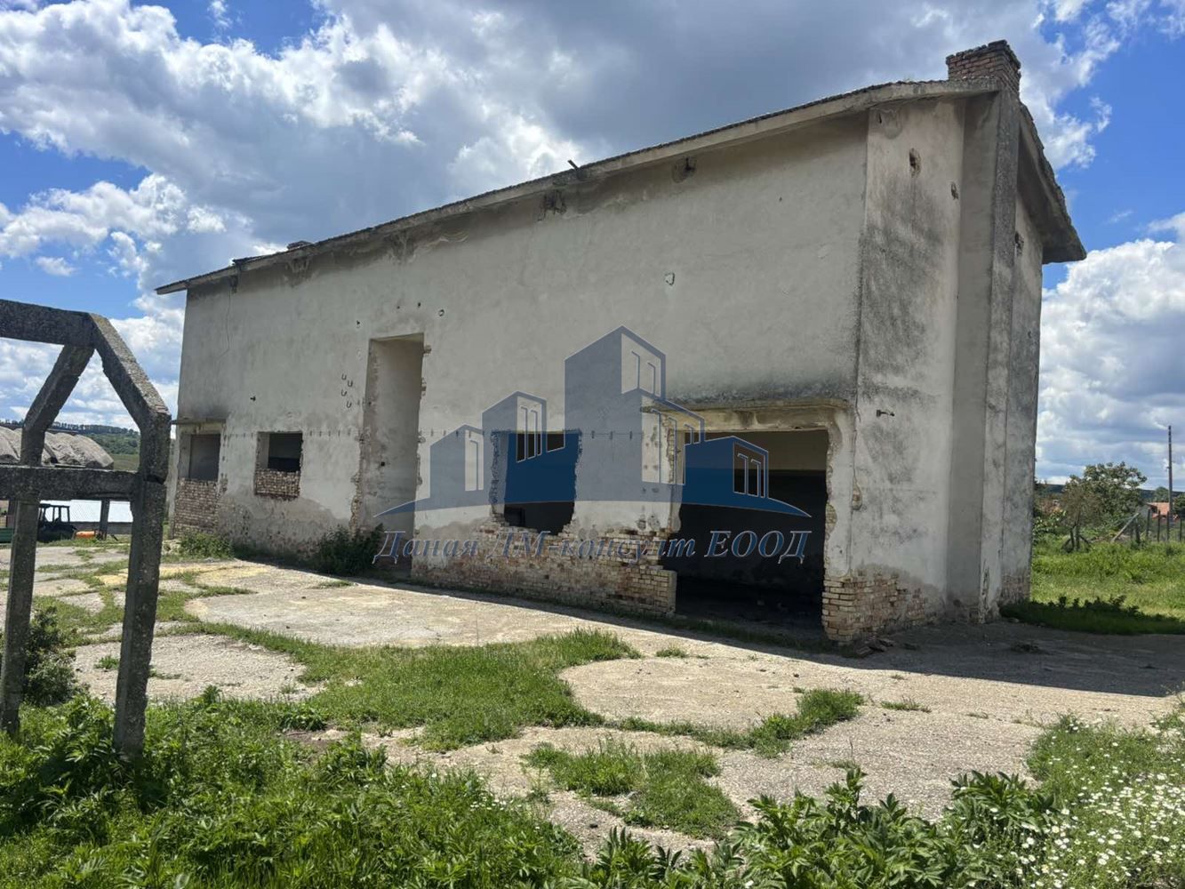 Пром. помещение в Шумен, област-с.Друмево площ 500 цена 150000
