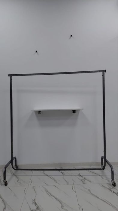 Разборный рейл черного цвета