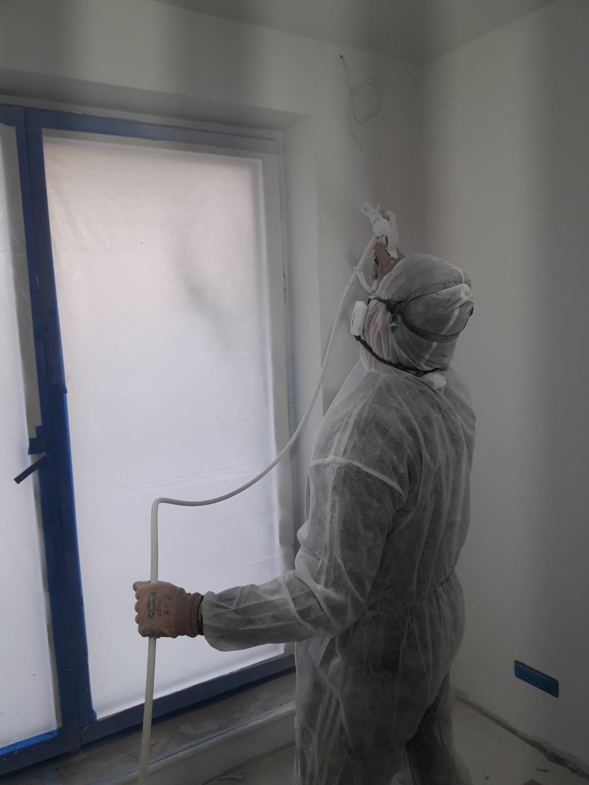 Zugrav profesionist | Finisaje interioare premium | Glet, lavabil
