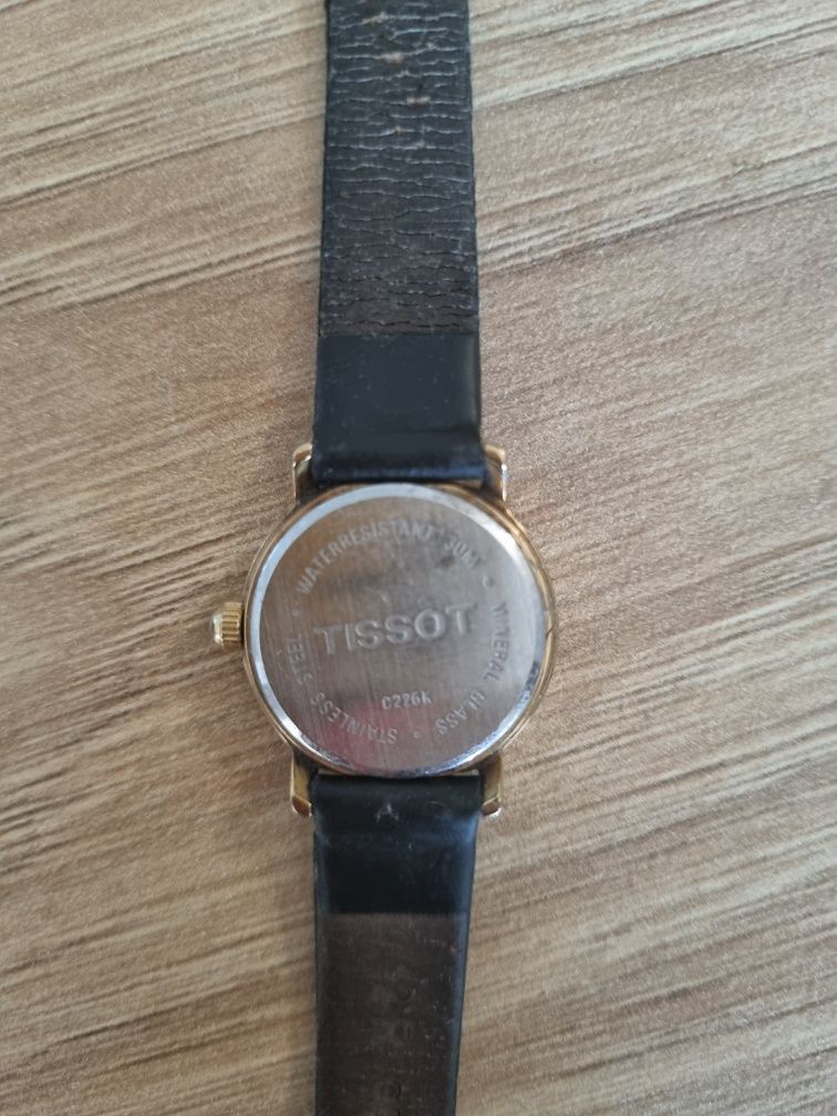 Часовник Tissot, дамски