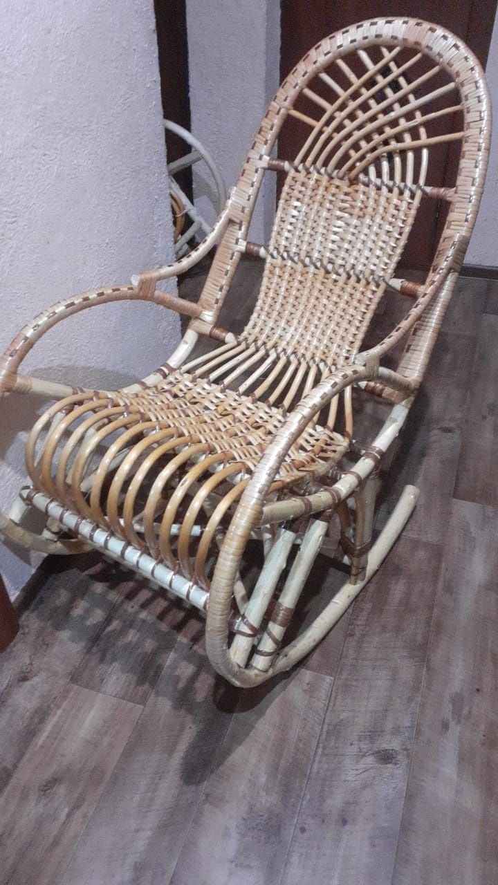 Кресла-качалки, плетенная мебель. Натуральная ива, лоза