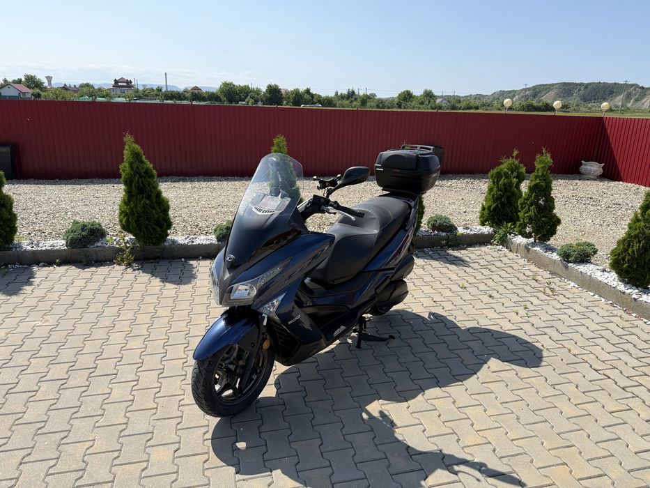 KYMCO X-TOWN 300 ABS LED top case impecabil recent adus din Germania