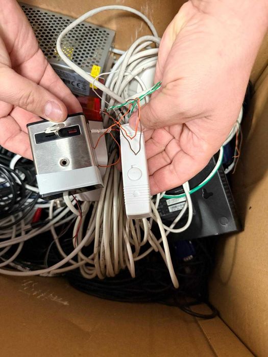 Kit complet alarma si camere spatii comerciale