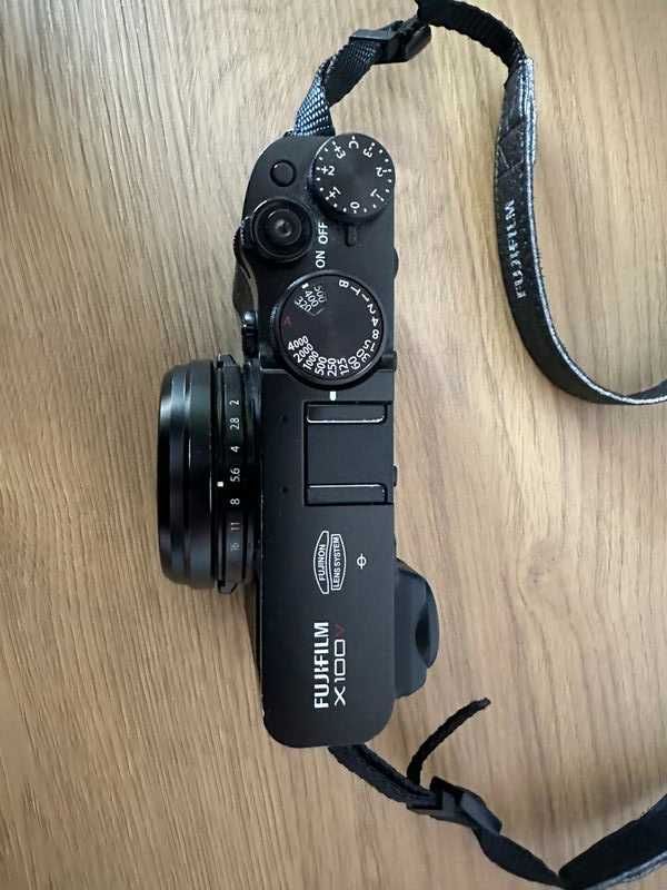 Продава: Fujifilm X100V + подарък списание фотография Obscura Magazine