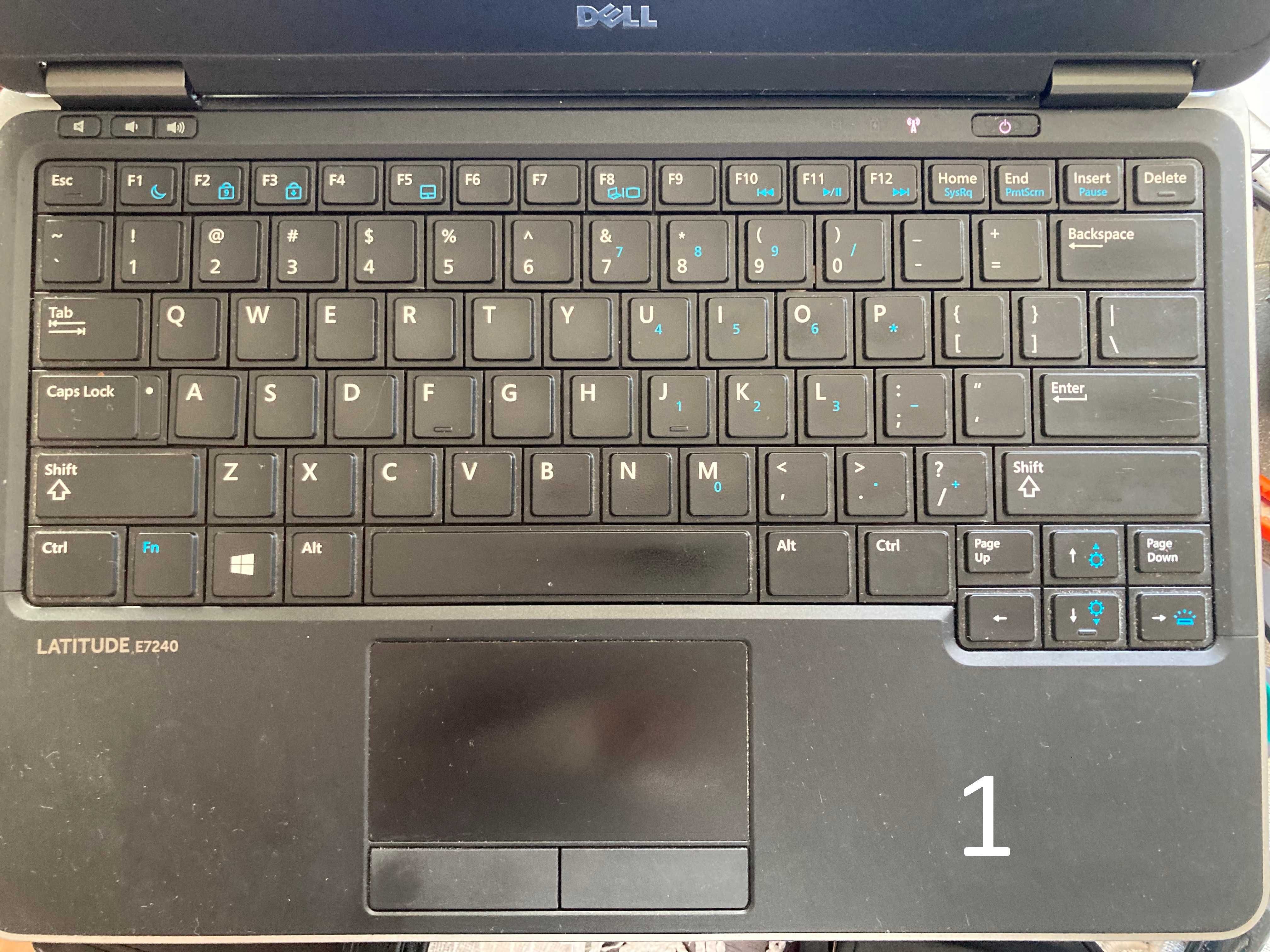 Продавам лаптоп DELL Latitude E7240