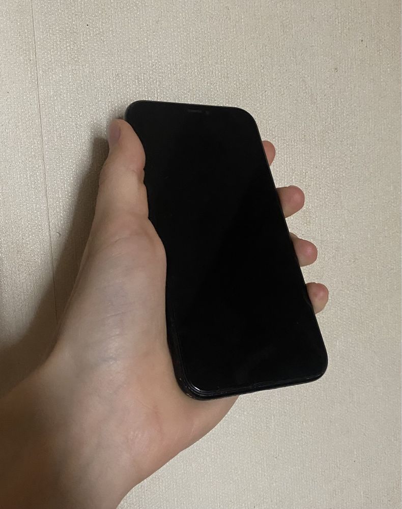 iPhone XR      .