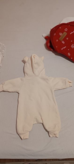Продам комбинезон и теплый конверт для малышей до 3 месяцев